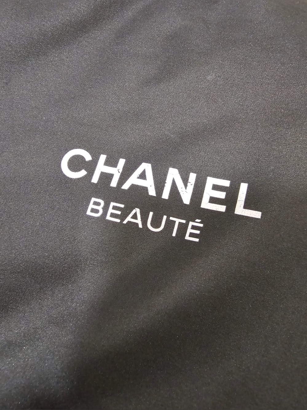 Authentic CHANEL Beauté puffy cosmetic/travel bag
